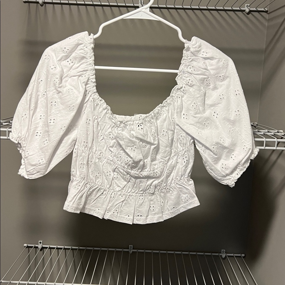 NWT * ASOS White Eyelet Design Top Size 2
